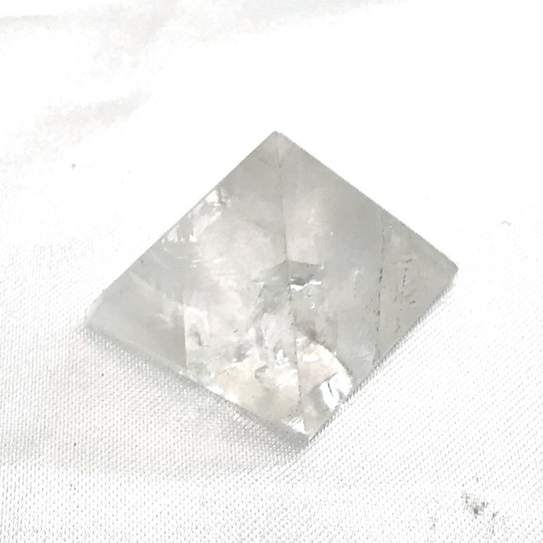 N0302  ヒマラヤ水晶ピラミッド