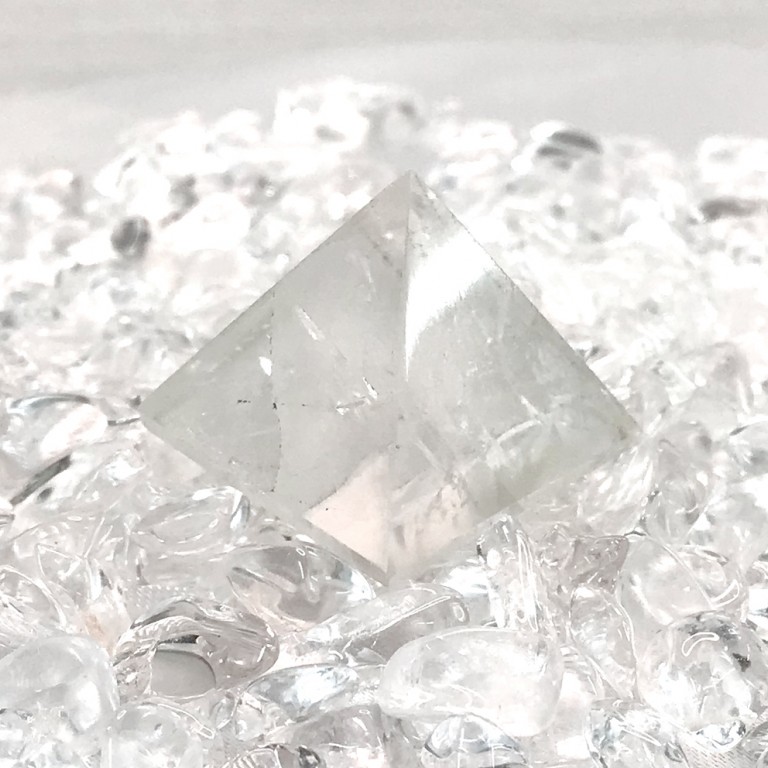ヒマラヤ水晶 ピラミッド (約7.7g) Himalayan Crystal Pyramid 送料 